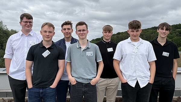 Gruppenbild der neu.sw Azubis und Studenten.