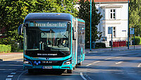 E-Bus der NVB auf dem Neubrandenburger Stadtring.