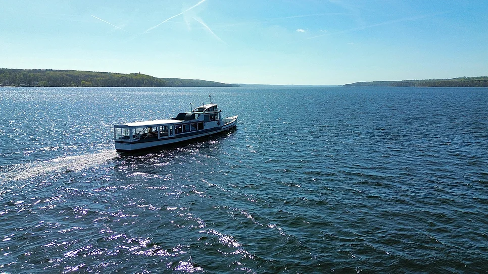 Ein Foto der Uns Fritzing auf dem Tollensesee.