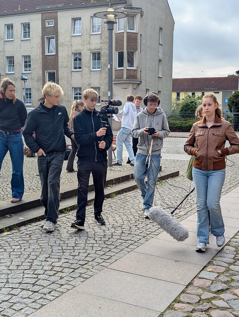 Dreh einer Simszene in der Neubrandenburger Innenstadt.